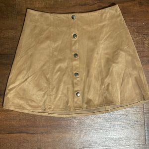 Suede skirt. Size small. Only worn once!